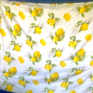 Lemon Print Table Cover